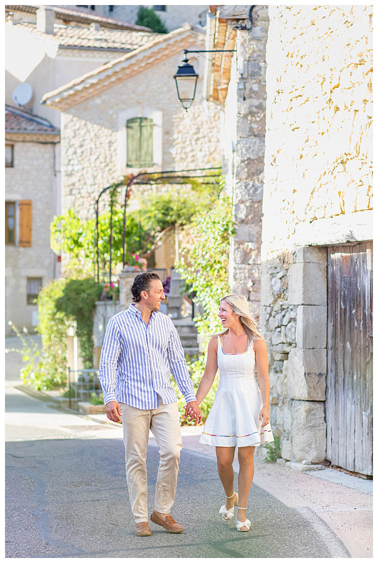 Marie Calfopoulos Photographe couple engagement anniversary seance photo Provence Luberon Sault lavander