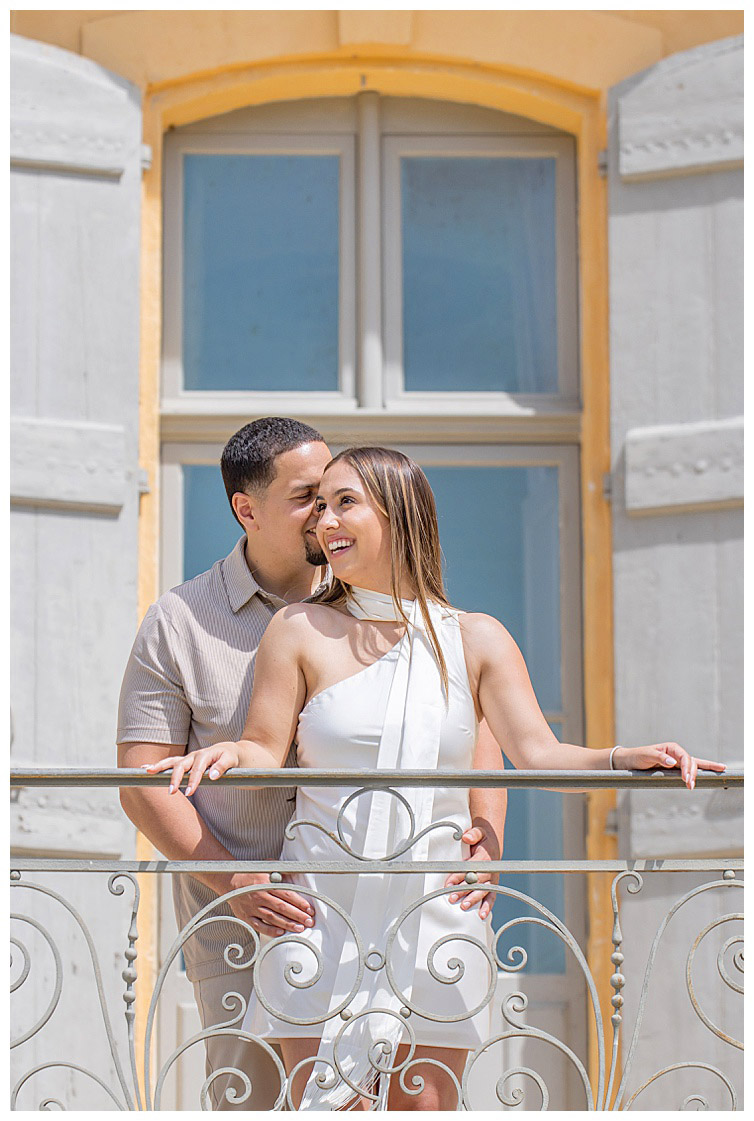 Marie Calfopoulos photographer Provence photo session couple engagement Luberon Chateau de Fonscolombe