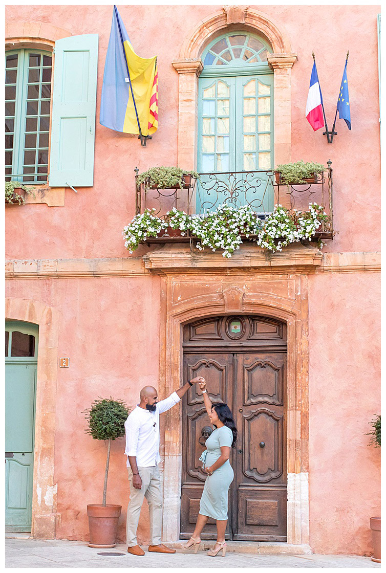 Marie Calfopoulos photographer Provence photo session family couple maternity Roussillon Luberon