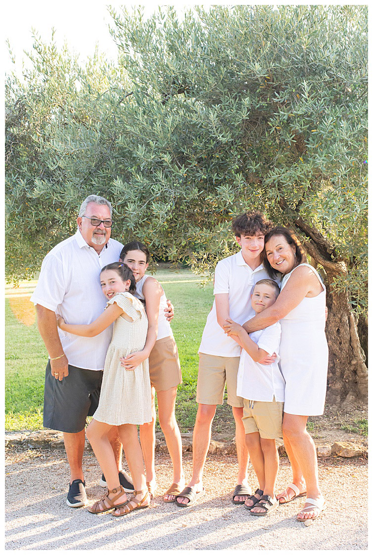 Marie Calfopoulos photographer Provence photo session family luberon Avignon rental home VRBO