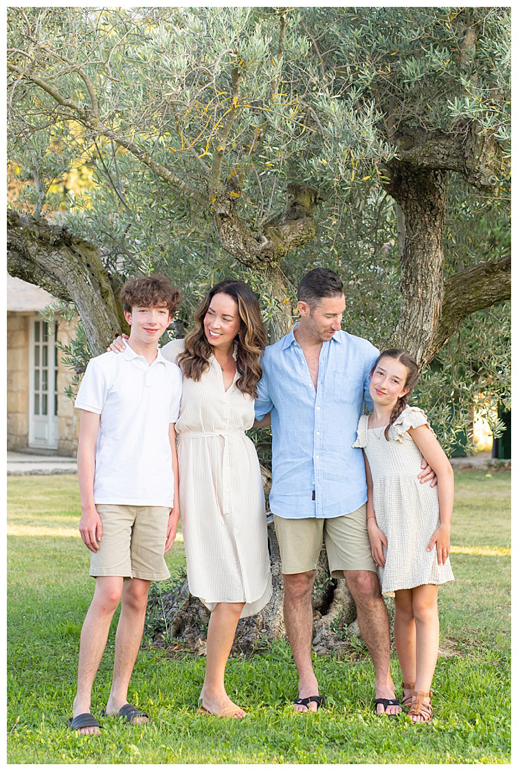 Marie Calfopoulos photographer Provence photo session family luberon Avignon rental home VRBO